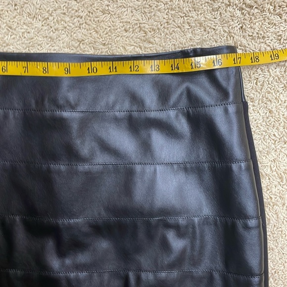 Lena Gabrielle Layered Tiered Faux Leather Pencil Skirt Edgy Knee Length Size 8 - Picture 8 of 9